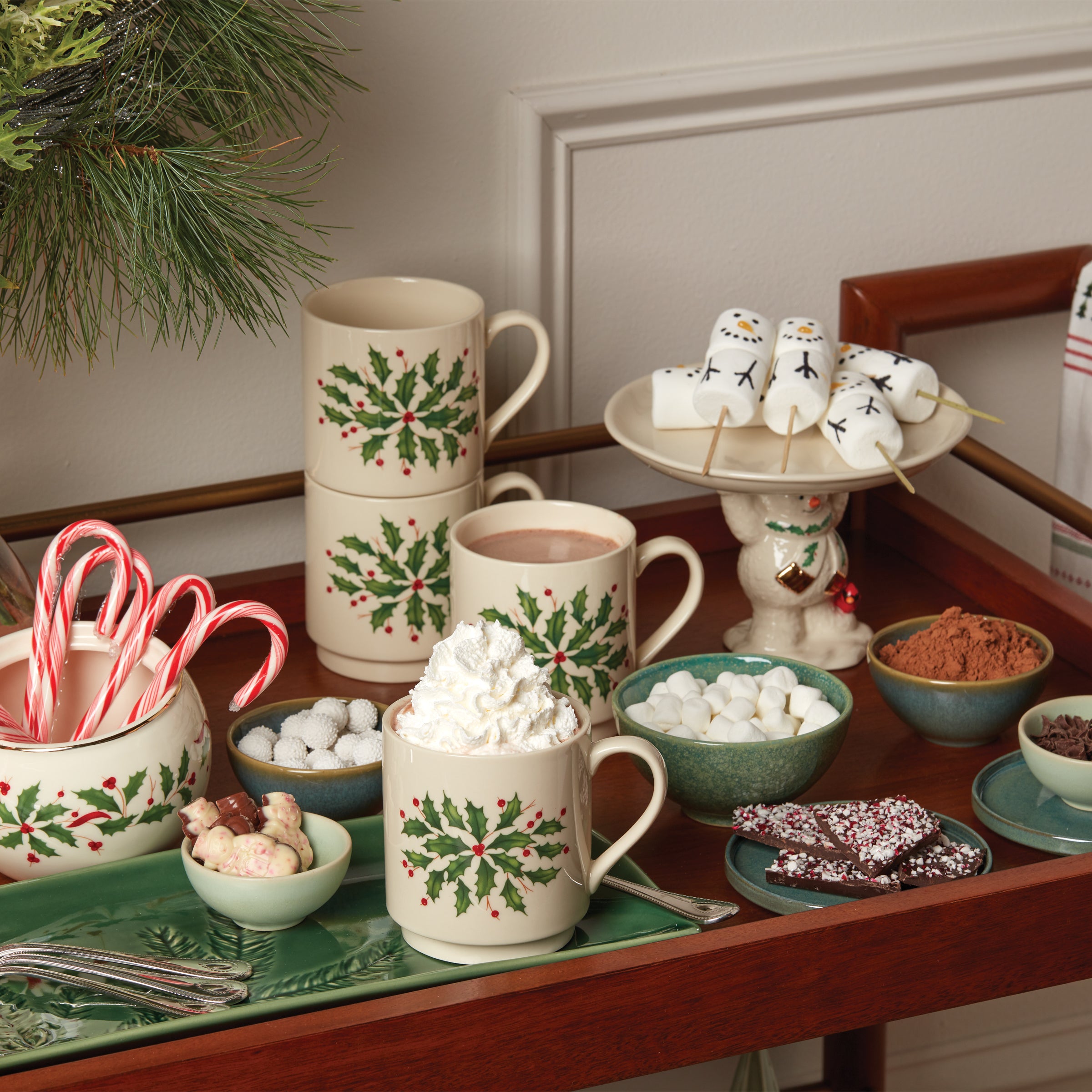 Festive Stackable Ceramic Mugs - Set of 4 with Holly Design