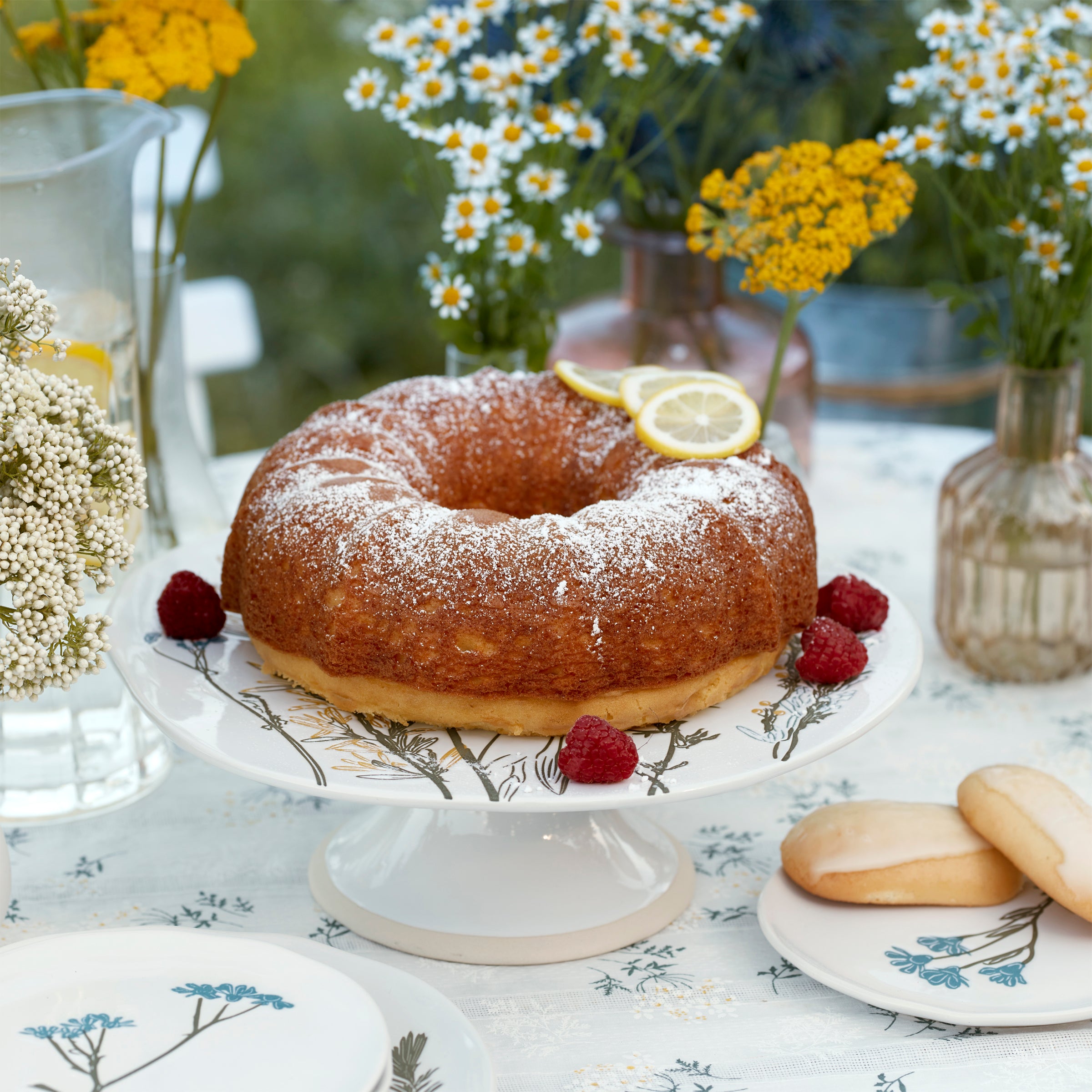 Wildflowers Stoneware Cake Plate for Spring & Summer Parties