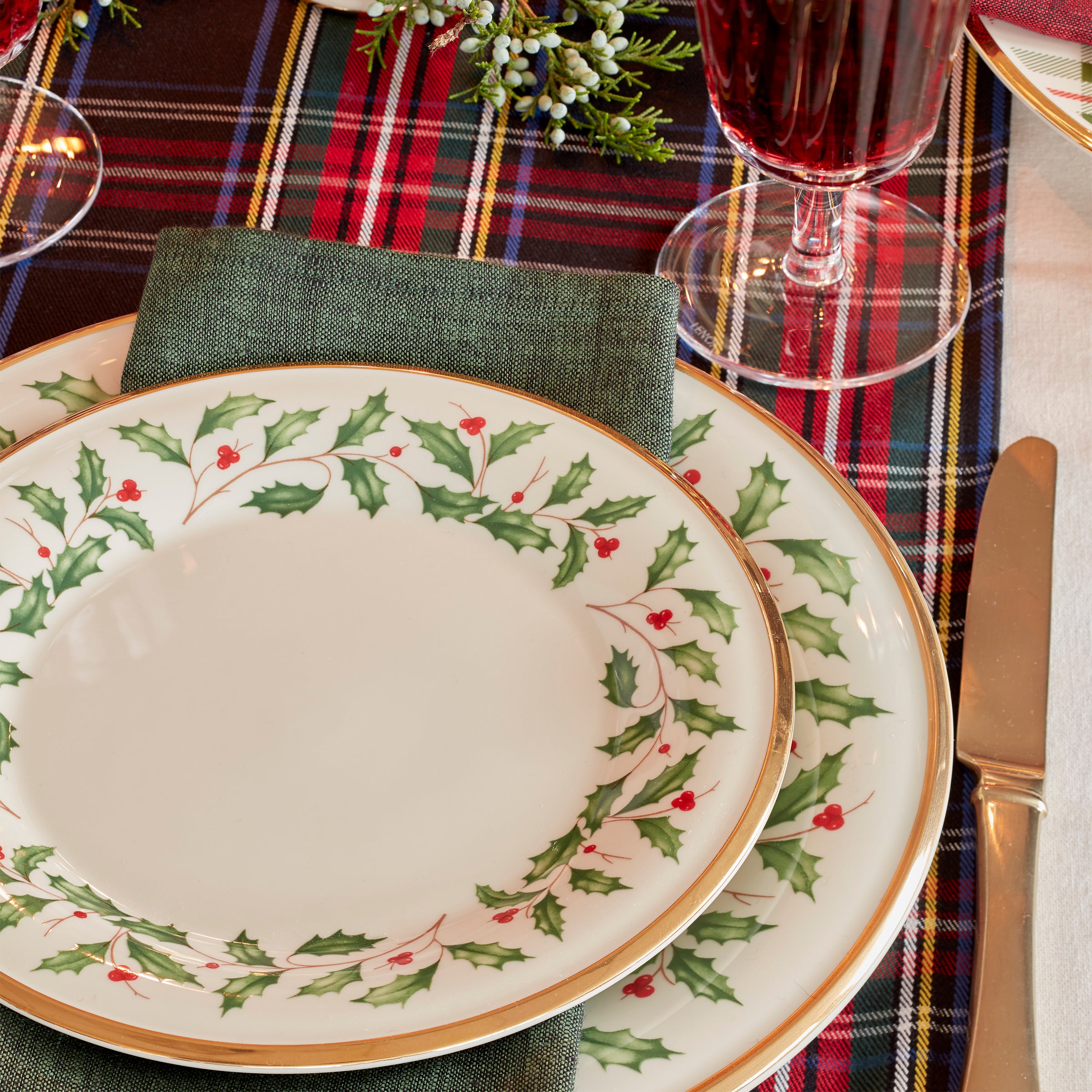 Porcelain Holiday Dinnerware Set with Gold Accents - 12-Piece