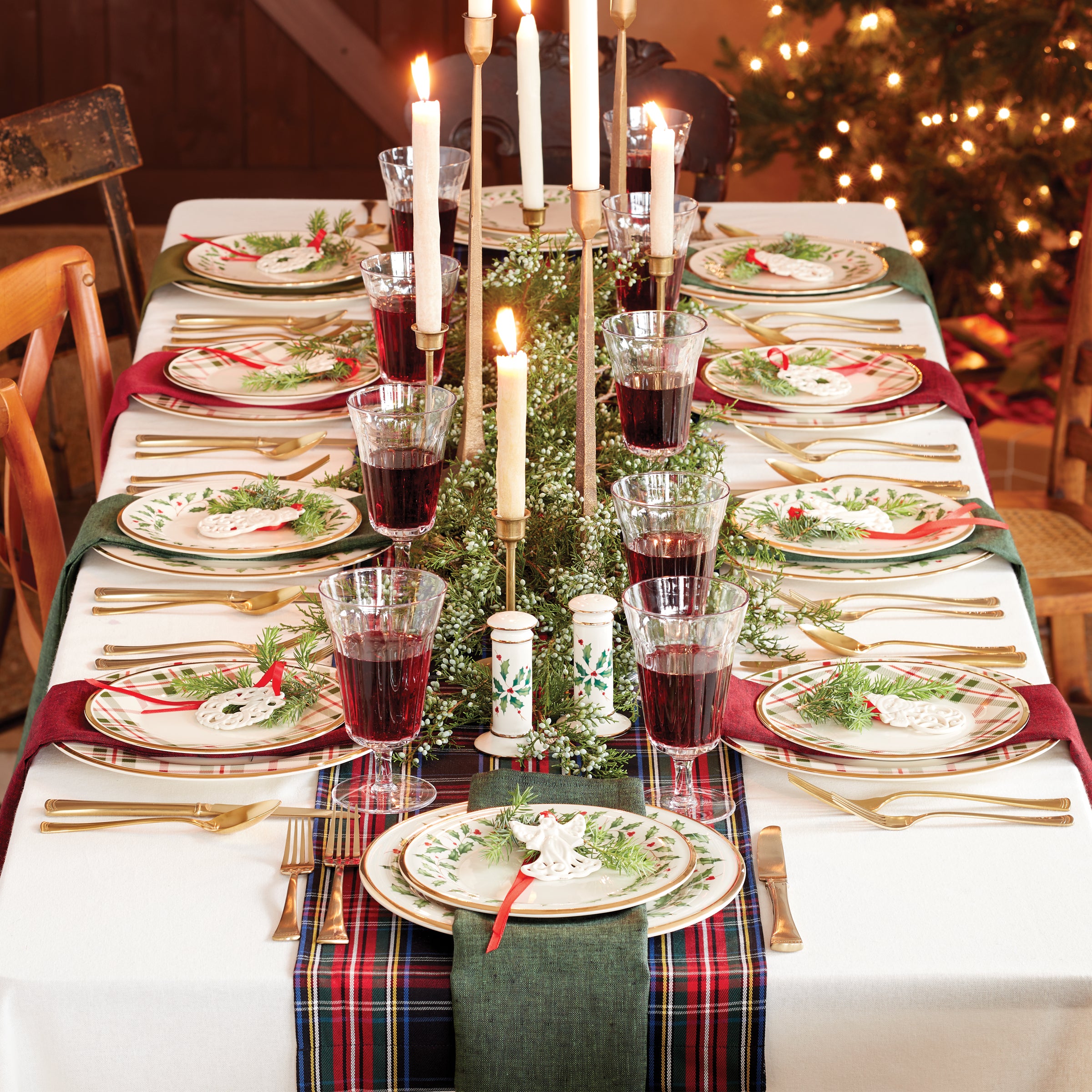 Porcelain Holiday Dinnerware Set with Gold Accents - 12-Piece