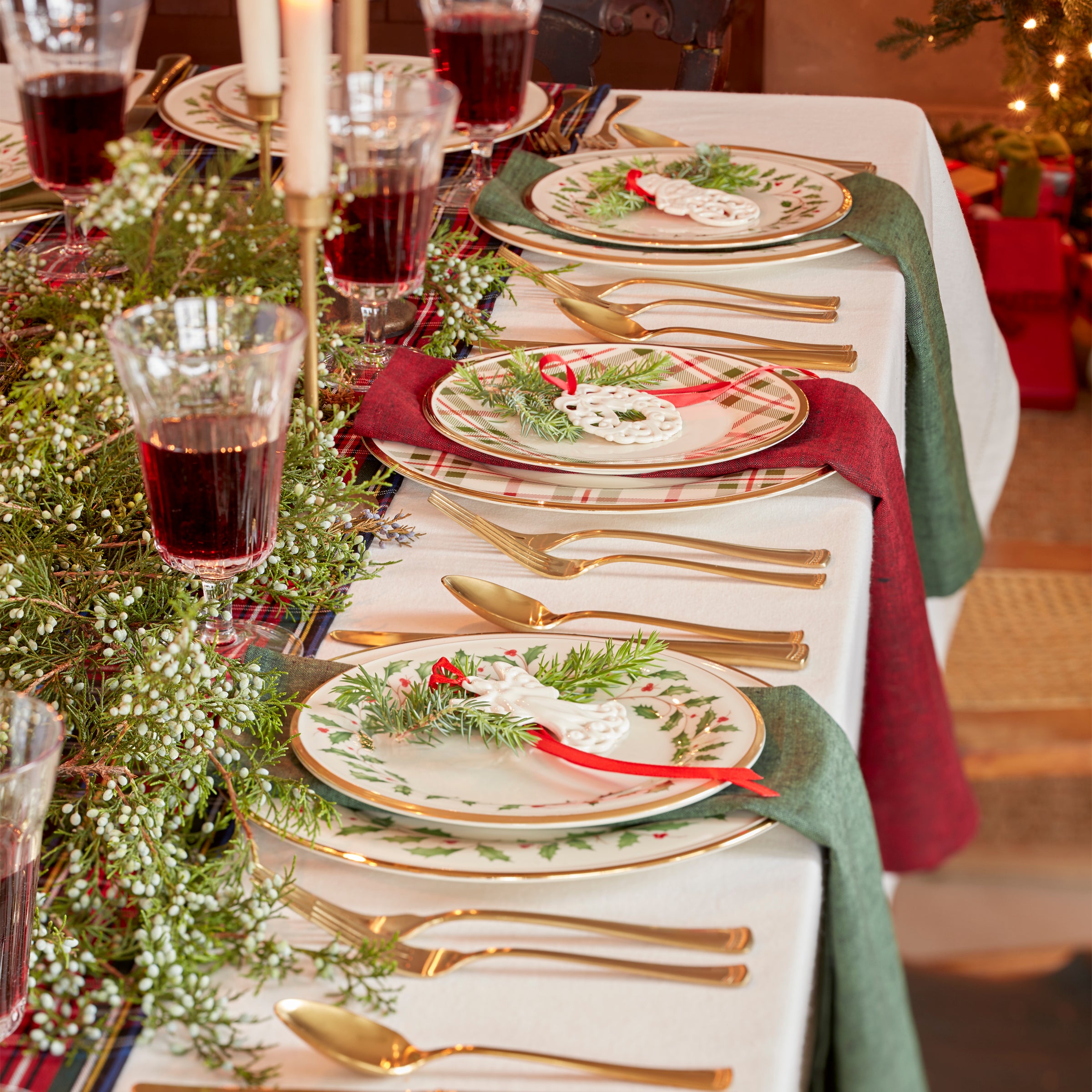 Porcelain Holiday Dinnerware Set with Gold Accents - 12-Piece