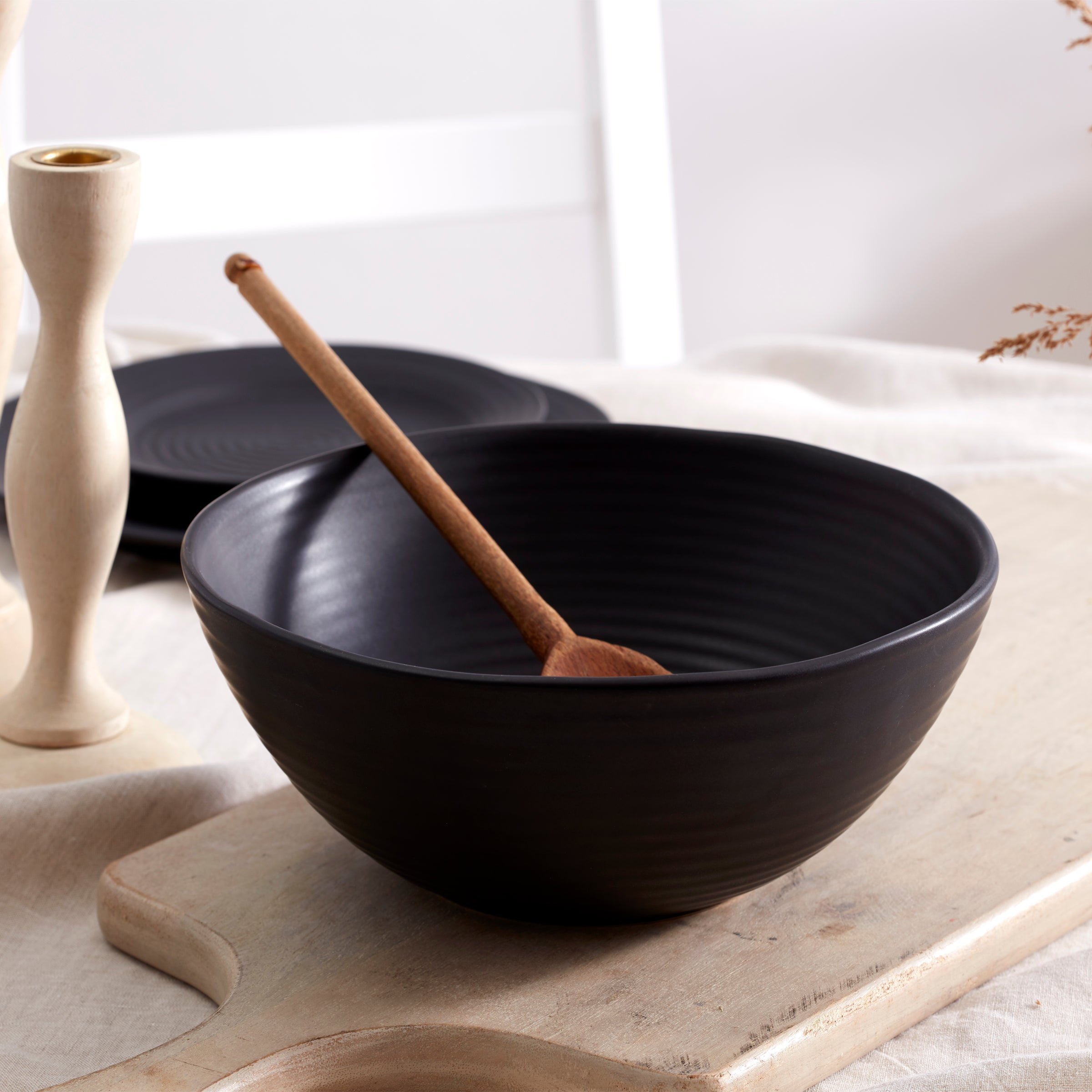 Oneida Ridge 12-Piece Dinnerware Set - Artisan-Designed Everyday Plates & Bowls