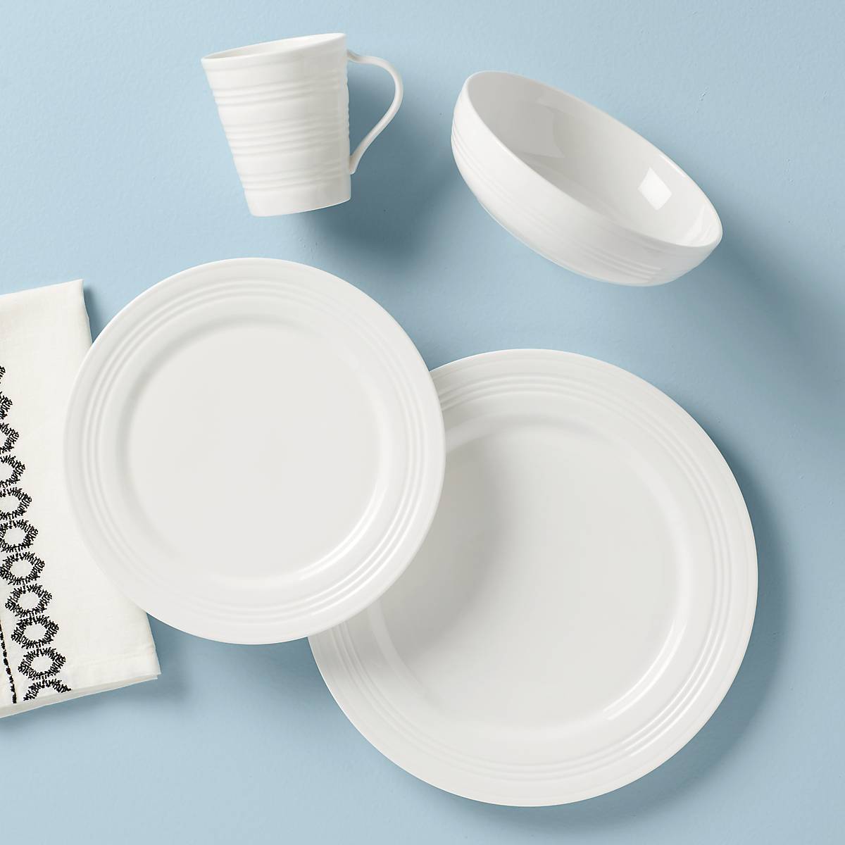 Tin Can Alley 4-Piece Dinnerware Set - Microwave & Dishwasher Safe