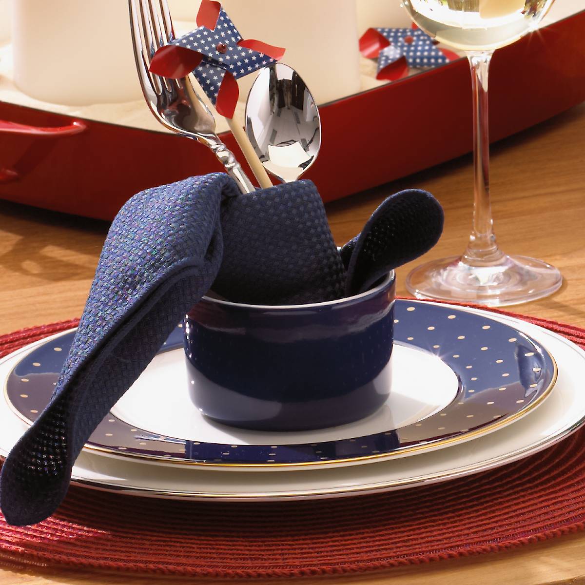 Federal Platinum Porcelain 5-Piece Place Setting with Dishwasher-Safe Design