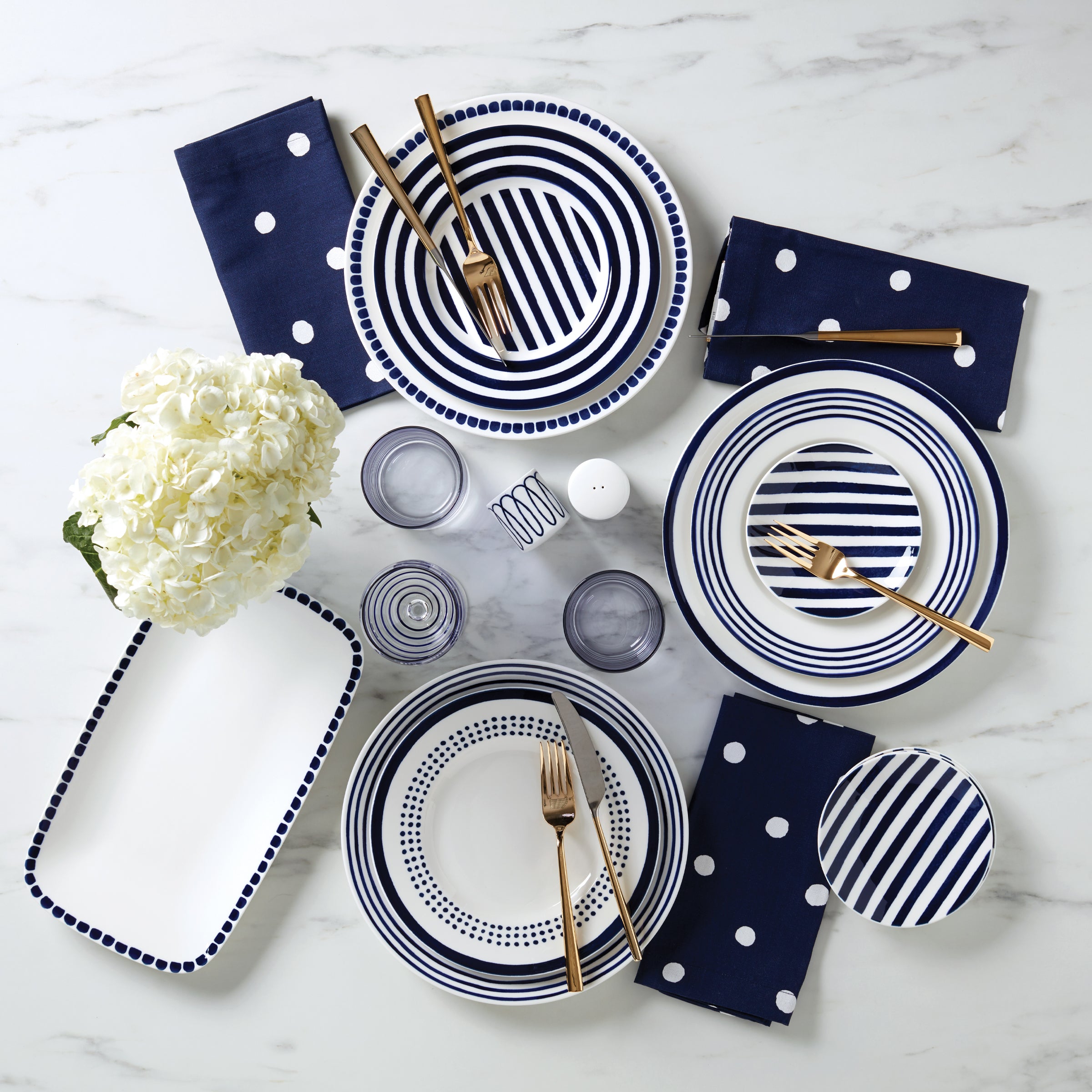Charlotte Street West Blue Accent 4-Piece Dinnerware Set
