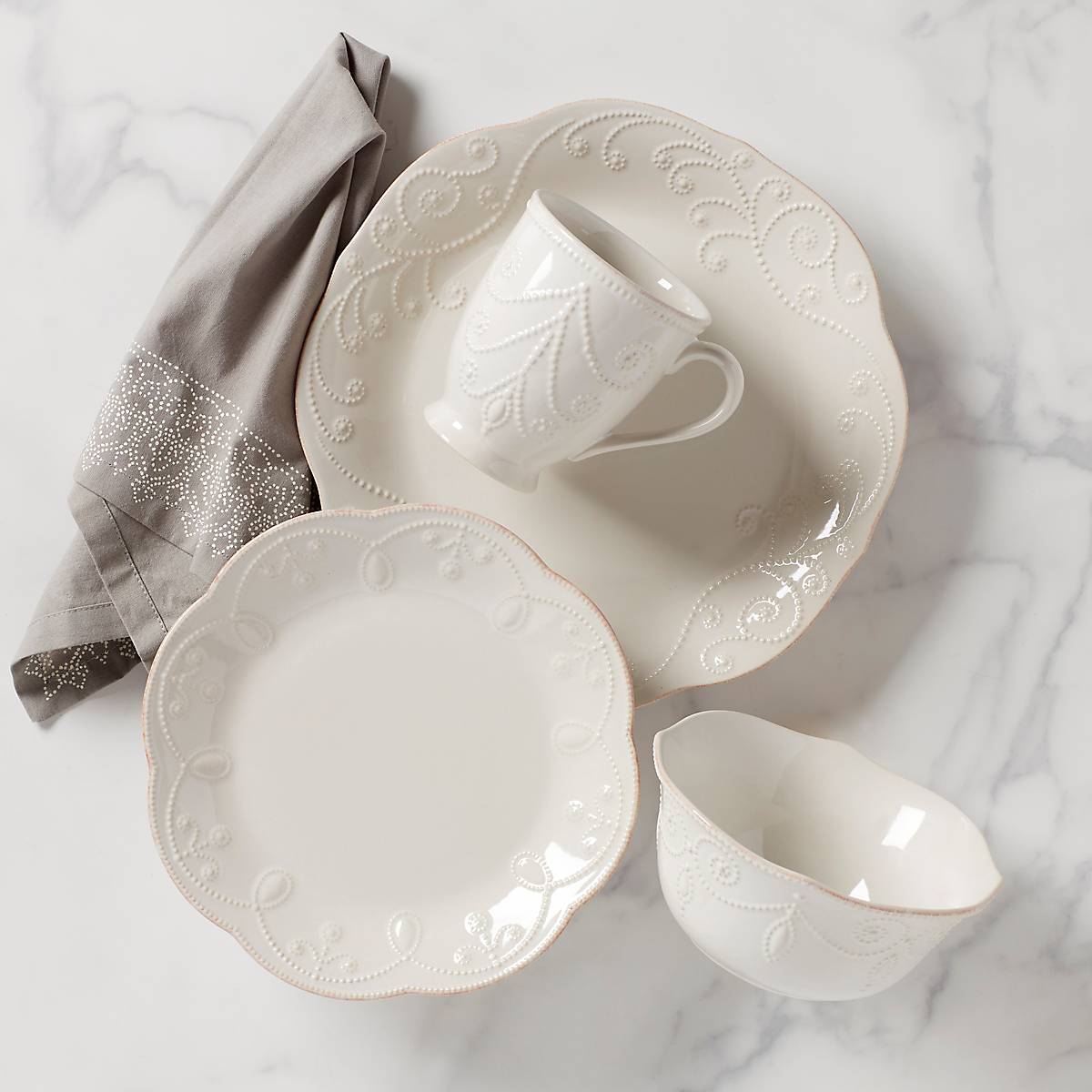 French White Stoneware Dinnerware Set - 4-Piece Place Setting with Scalloped Edge
