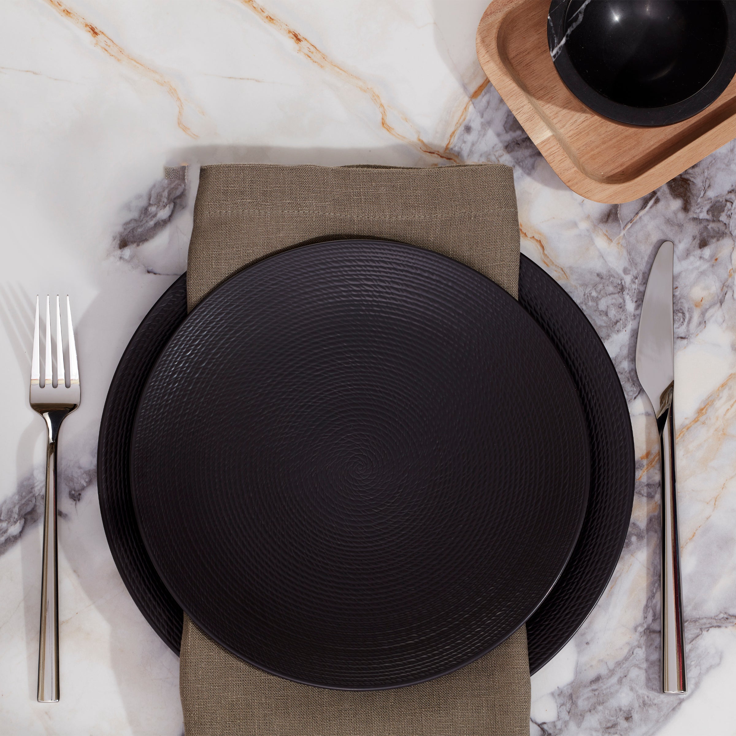 LX Collective Matte Black Dinner Plates - Set of 4 Textured Modern Tableware