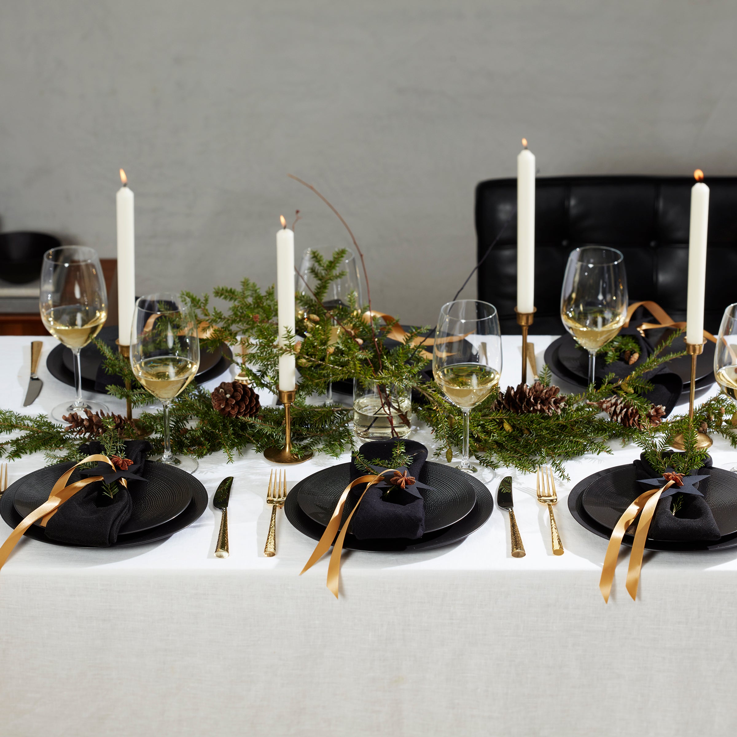LX Collective Matte Black Dinner Plates - Set of 4 Textured Modern Tableware