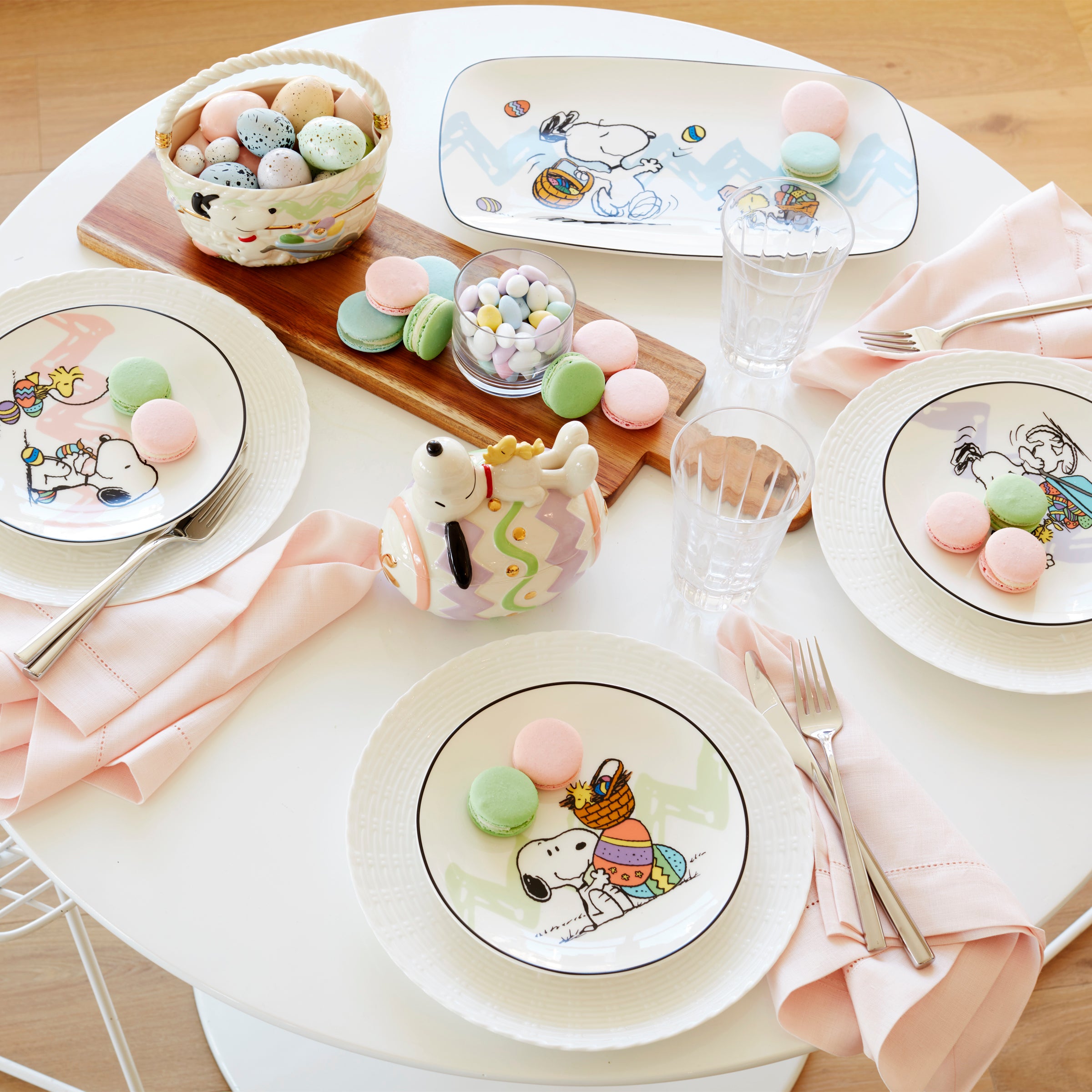 Snoopy Easter Serving Tray with Woodstock Design