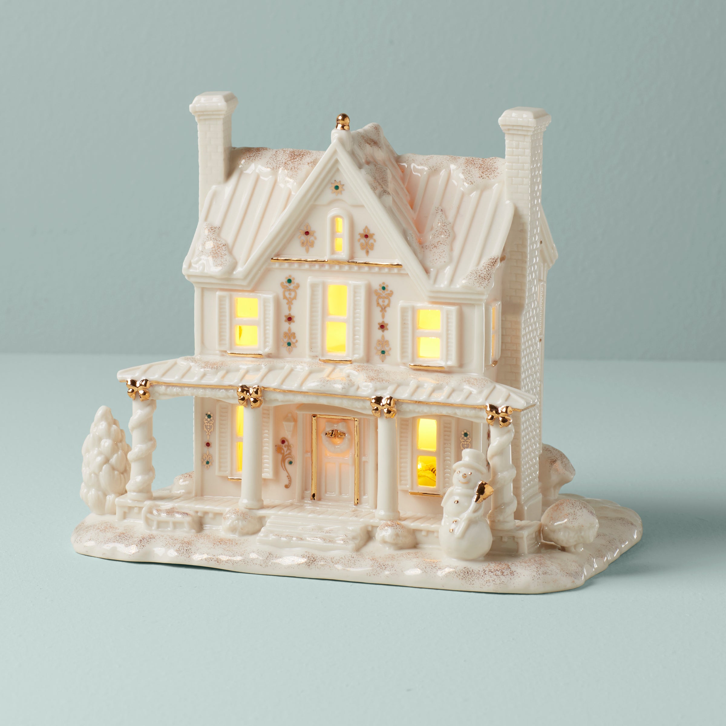 Light-Up Farmhouse Figurine – Mistletoe Park Village Traditions