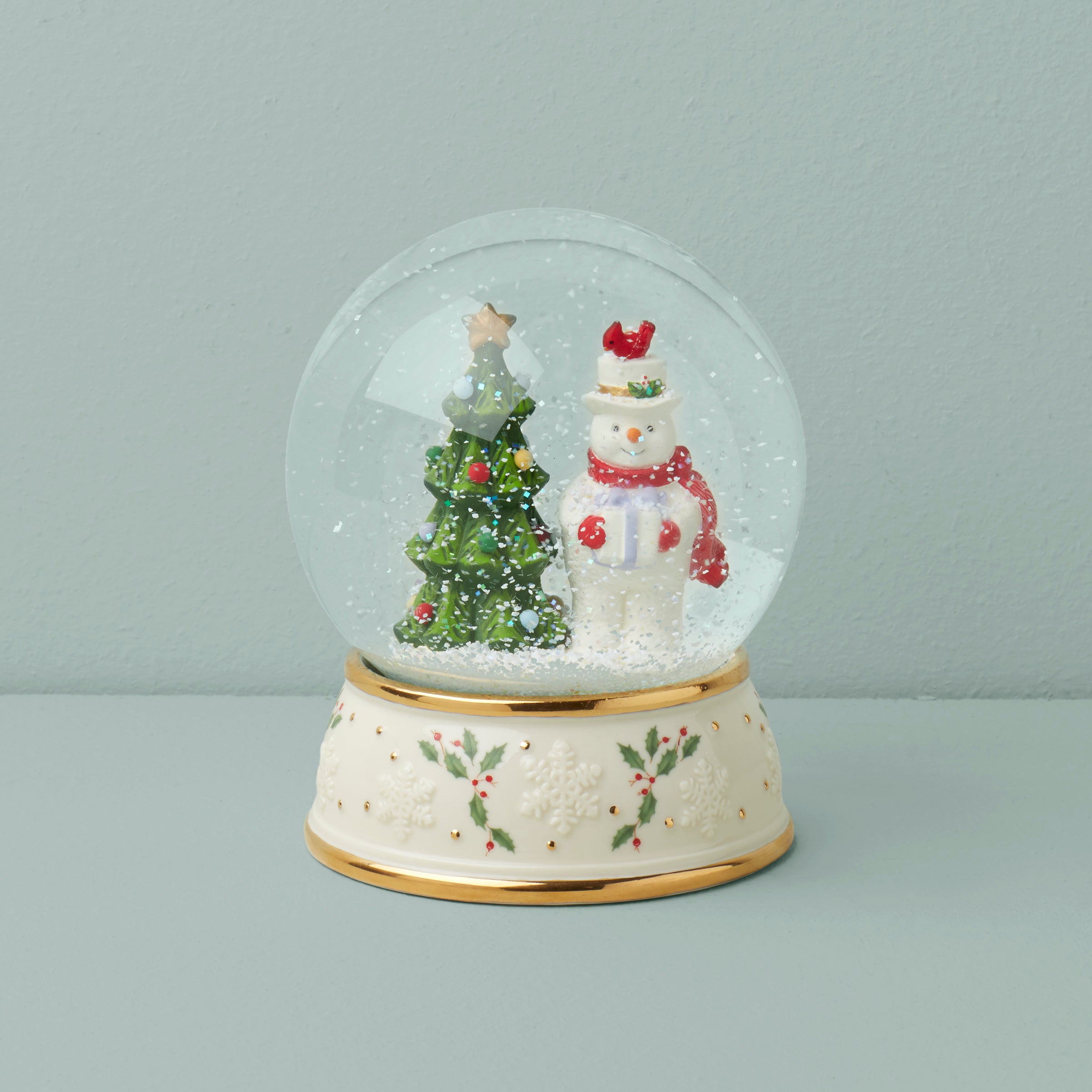 Holly & Snowman Christmas Snow Globe – Winter Wonderland Decor