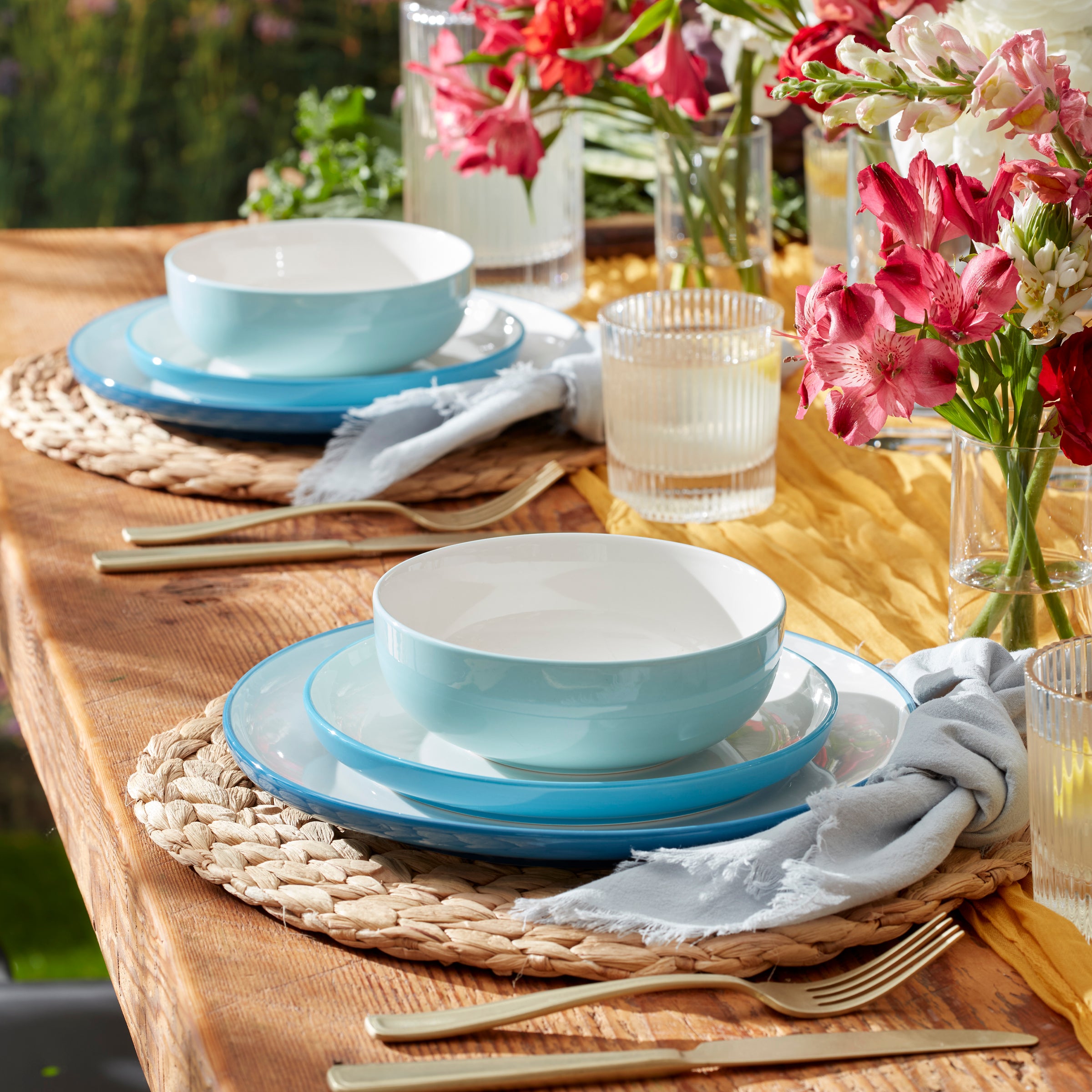 24 Seven Colors Ombre Turquoise Dinnerware Set - 12-Piece