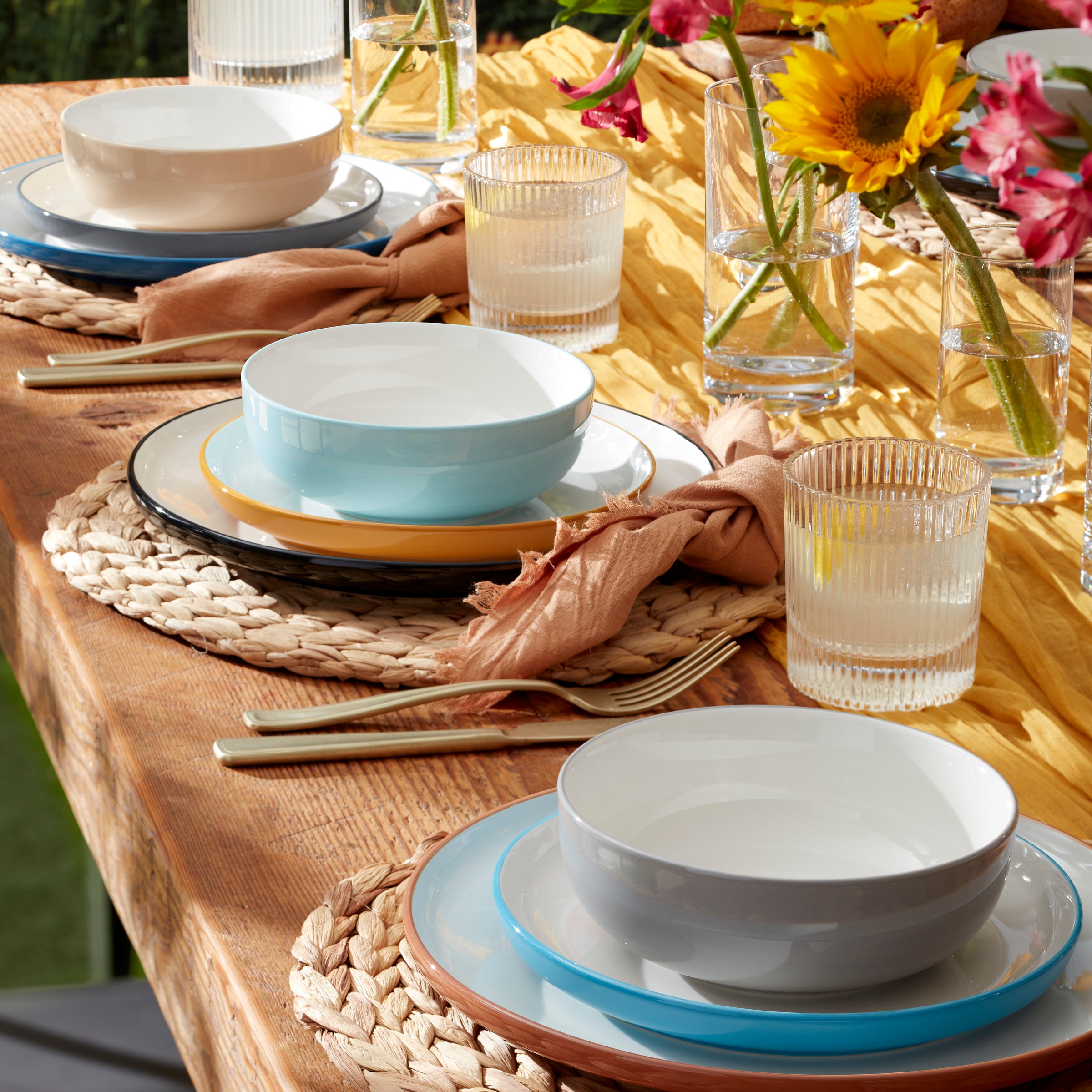 24 Seven Colors Ombre Turquoise Dinnerware Set - 12-Piece
