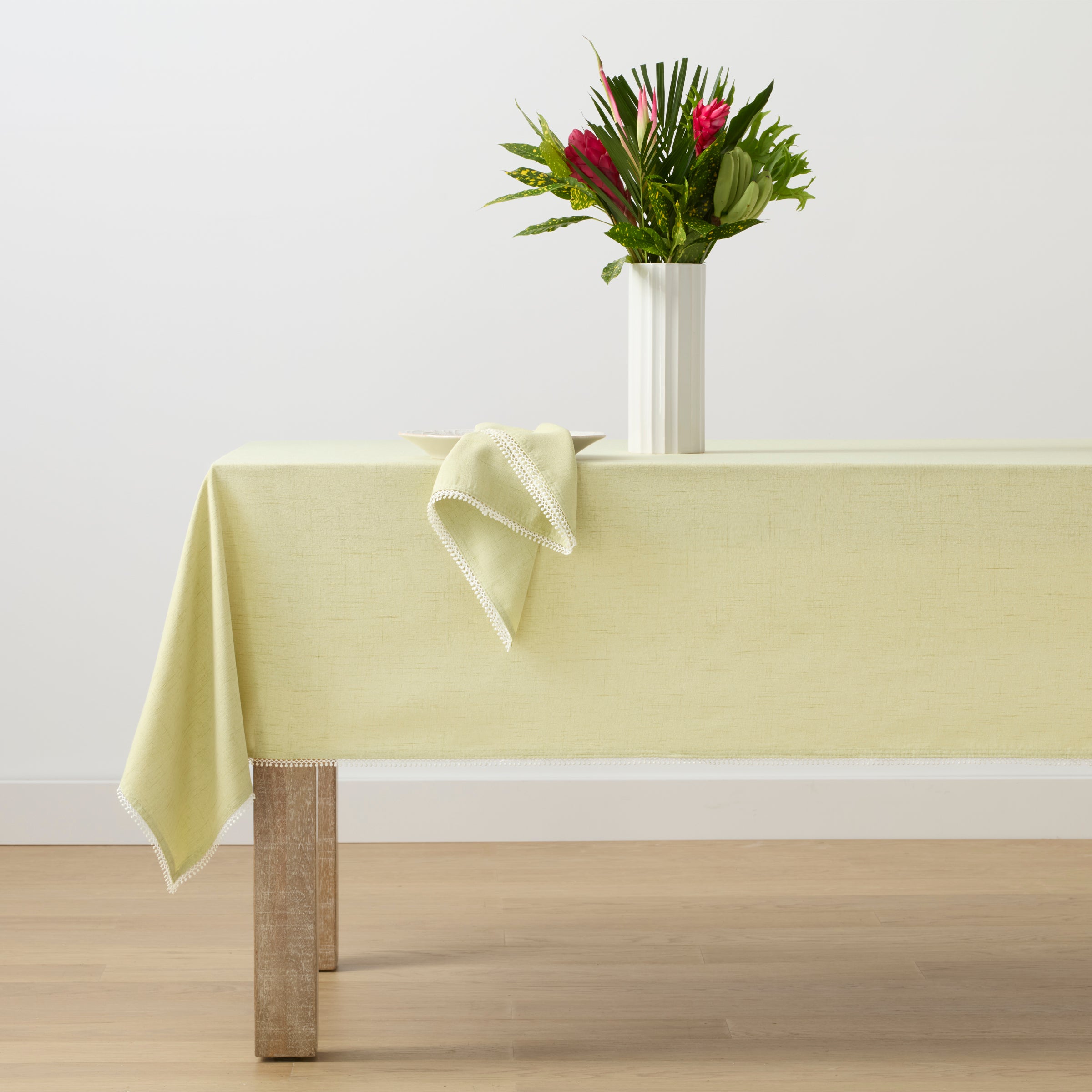 French Perle Pistachio Tablecloth with Frayed Edges – Café Chic