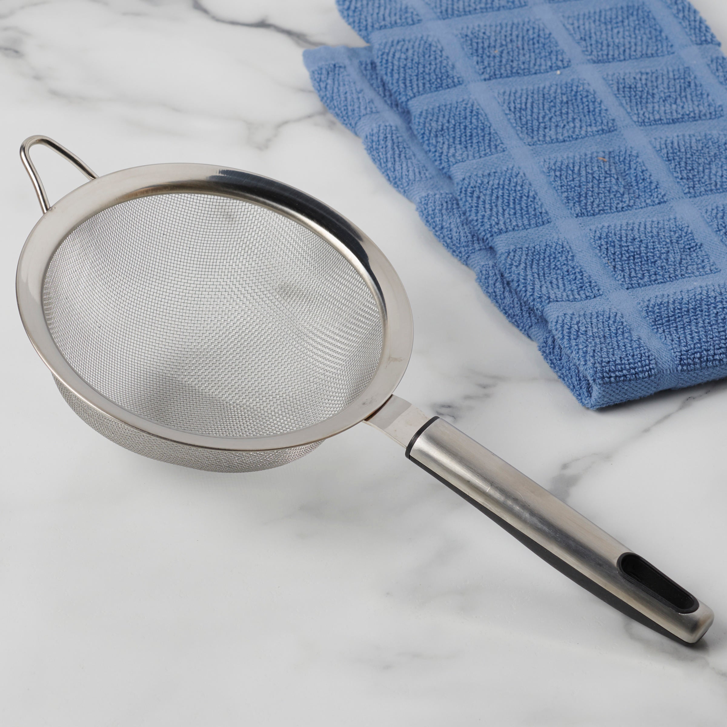 Oneida 6" Stainless Steel Kitchen Strainer - Ergonomic Handle