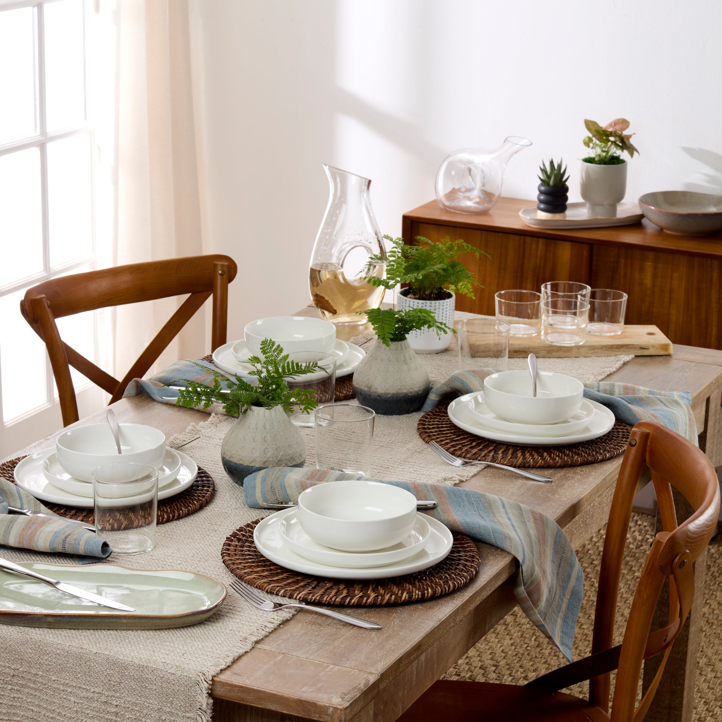 Oneida 24 Seven 12-Piece White Porcelain Dinnerware Set