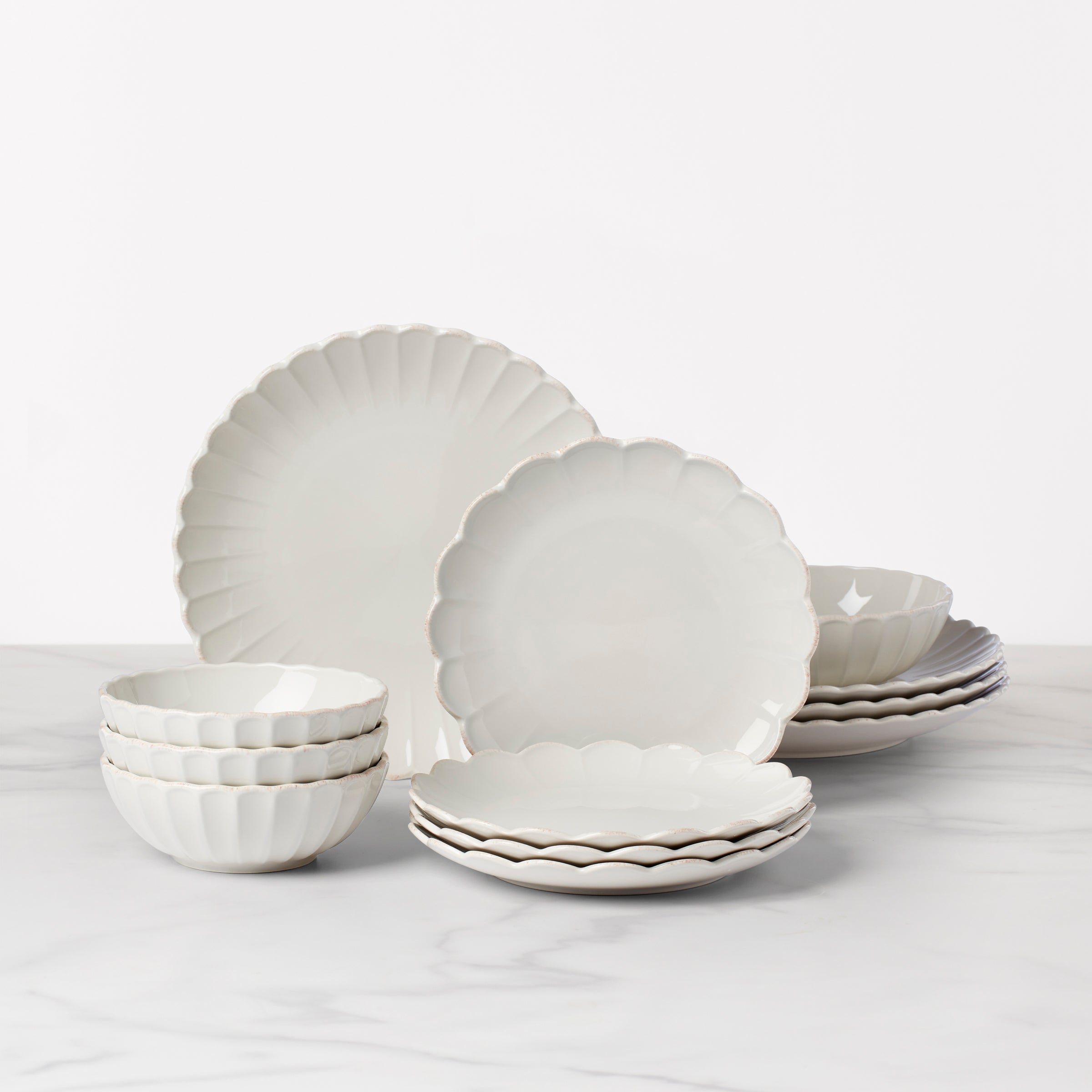 French Perle Scallop 12-Piece Dinnerware Set with Ruffles & Tea-Stained Finish