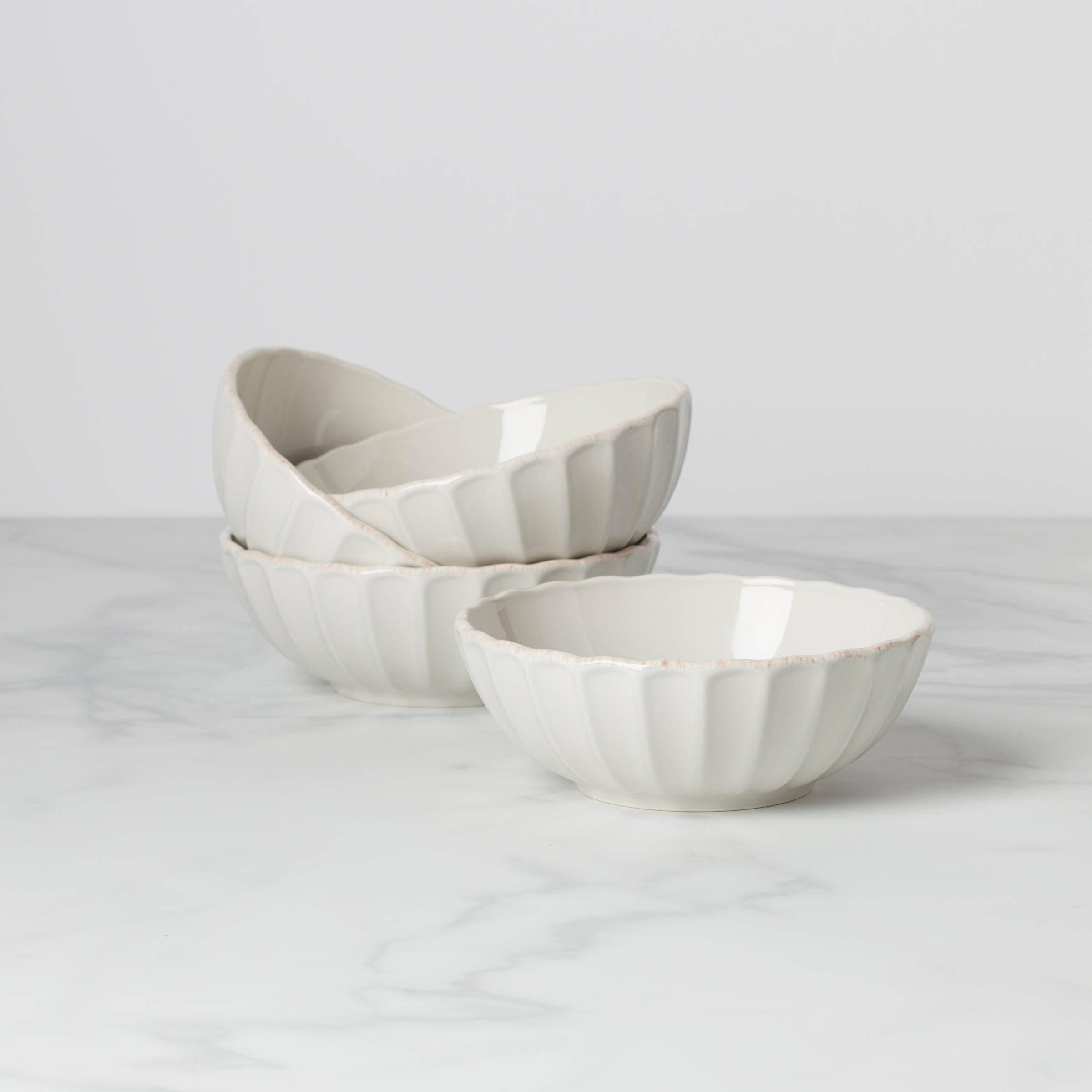 French Perle Scallop Bowls - Set of 4 Elegant Tea-Stained Design