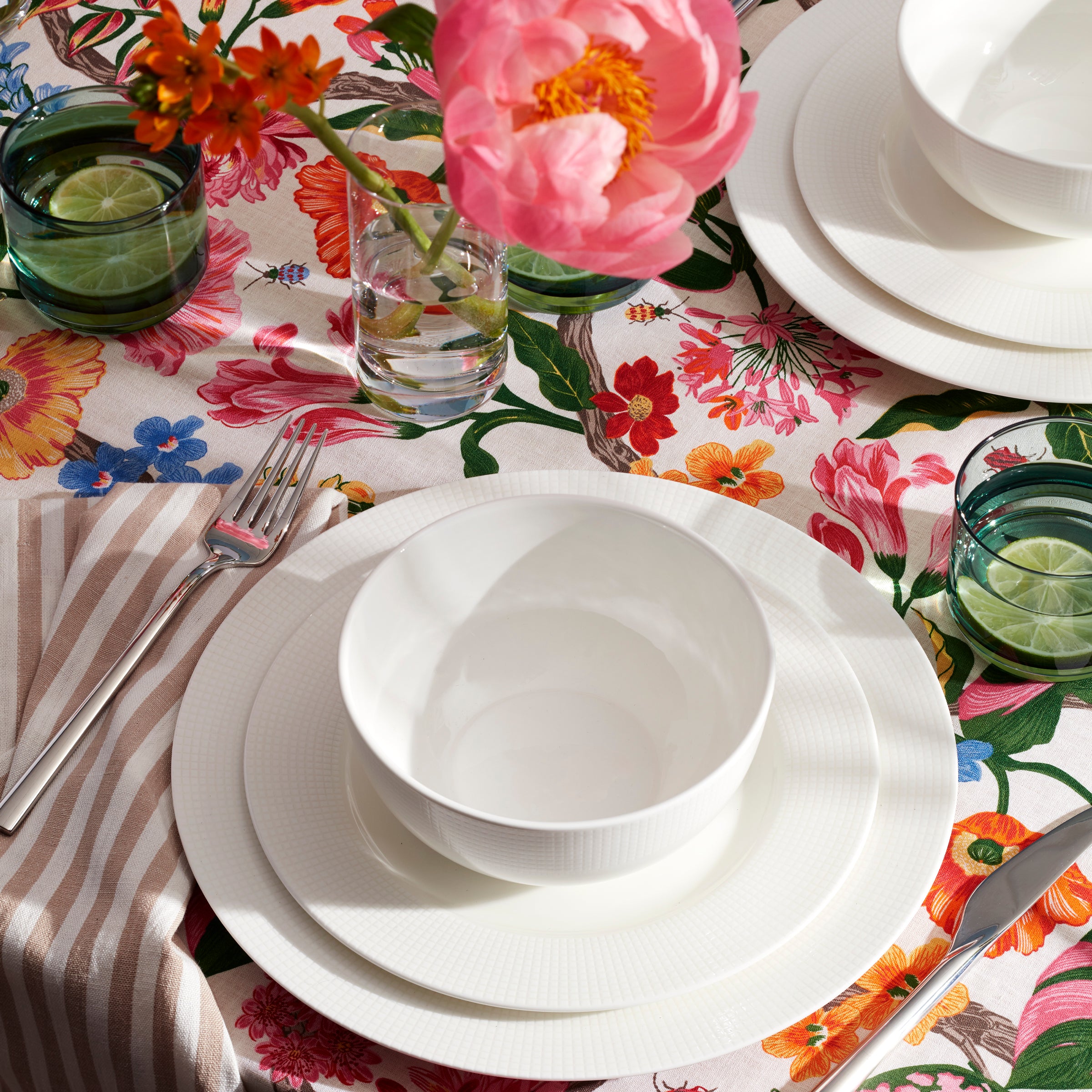 Tuscany Classics White Accent Plates - Set of 6 Elegant Dinnerware