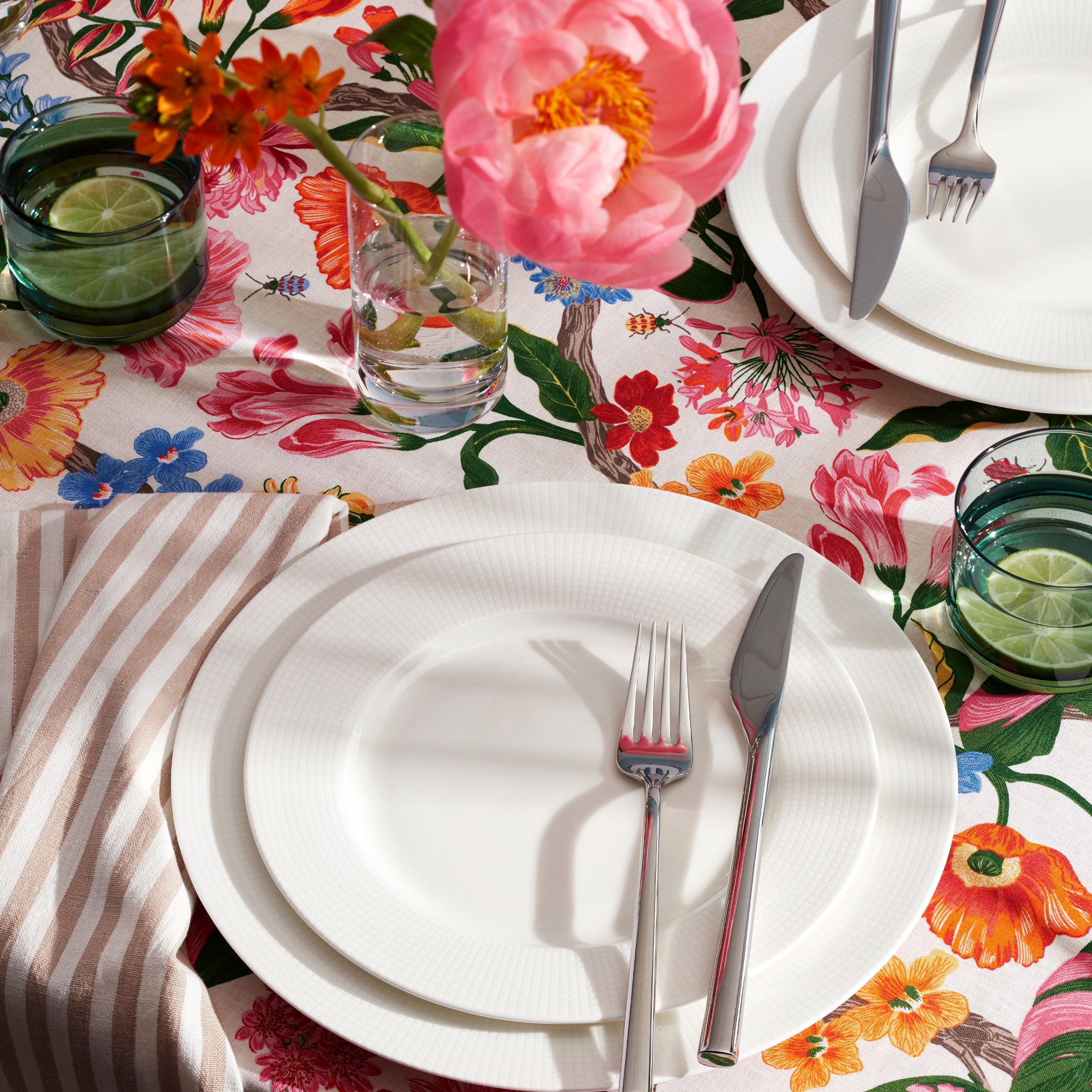 Tuscany Classics White Accent Plates - Set of 6 Elegant Dinnerware
