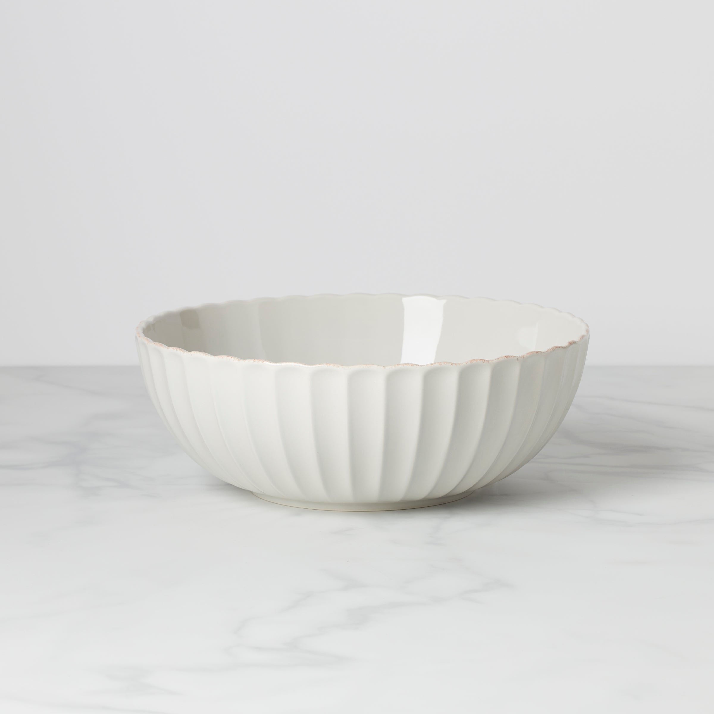 French Perle Scallop Serving Bowl – Elegant Tea-Stained Design